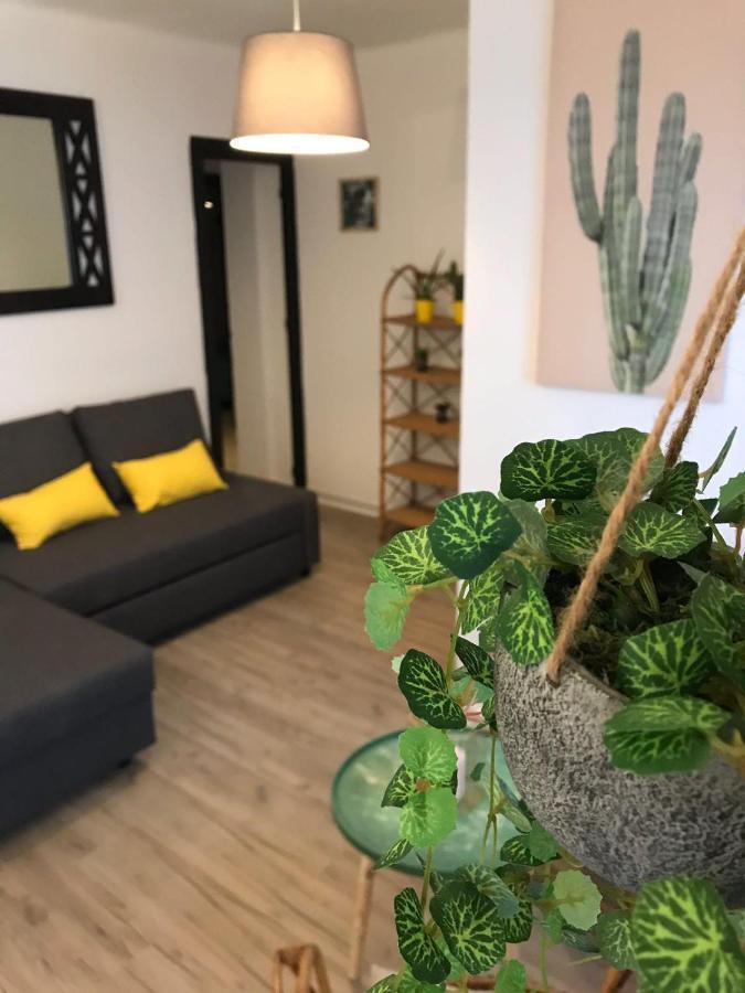 Cactus 2 Bedroom Apartment On Calle San Miguel Minutes From The Beach By Namaste Elite Торремолинос Экстерьер фото